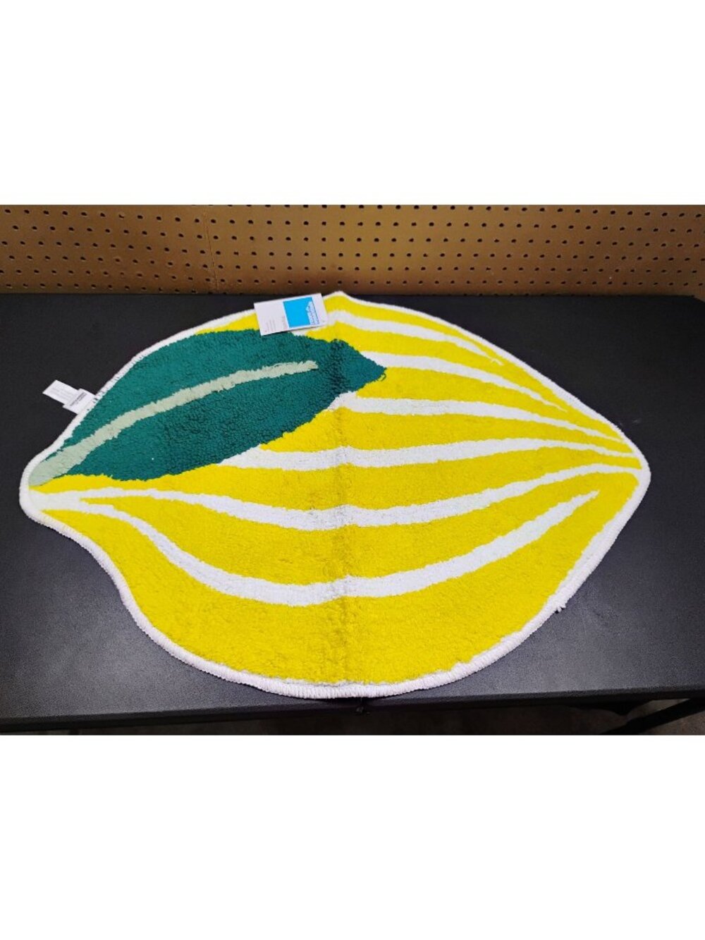 Room Essentials Lemon-Shaped Room Essentials Bath Rug 23x30 100% Cotton